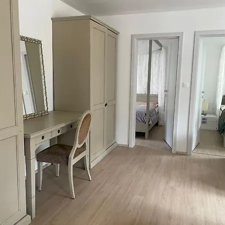 Town House La Perla *