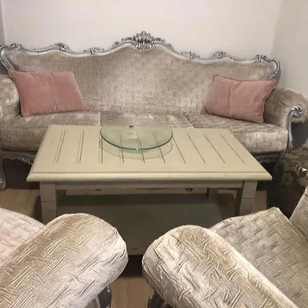 Town House La Perla Appartement *
